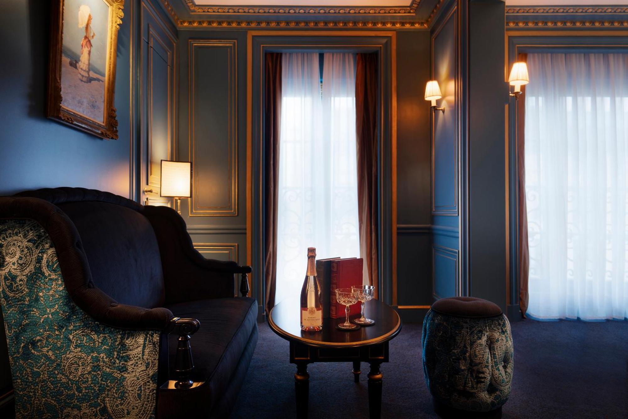 Maison Proust, & La Hotel Paris