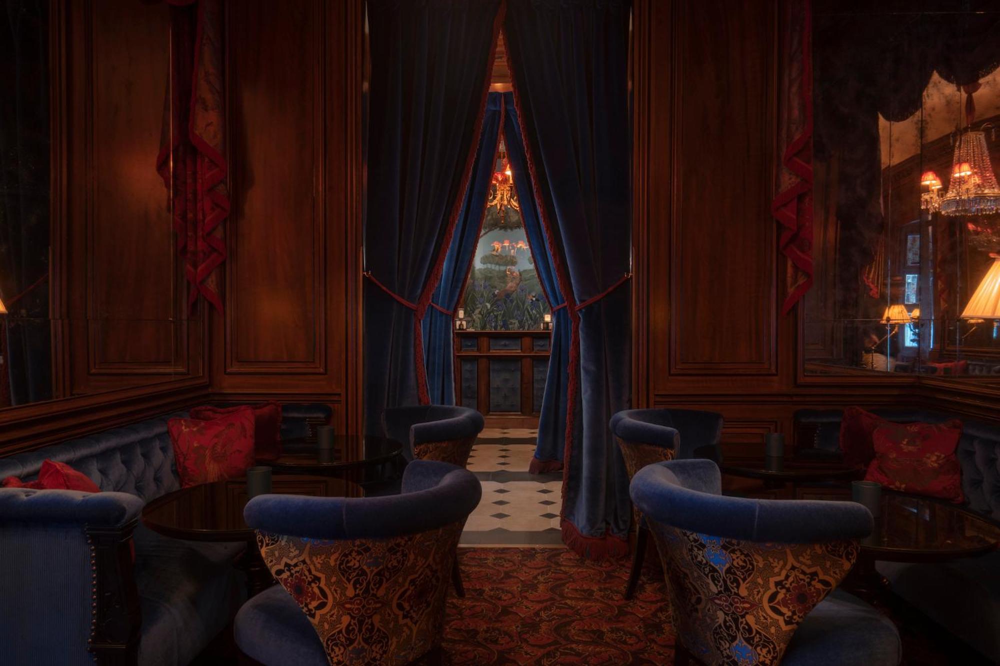 Maison Proust, & La Parigi